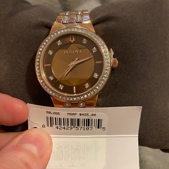 Womans Bulova rose gold watch - Picture 3 of 4